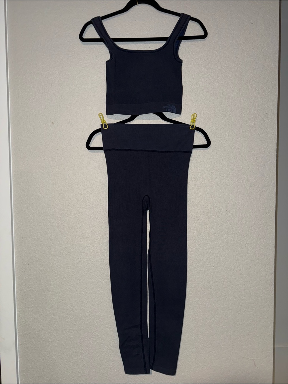 The North Face Navy Ribbed Seamless Crop Tank and Leggings Set - Picture 2 of 9